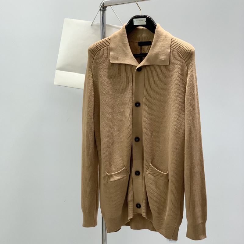 Pra*a sweater